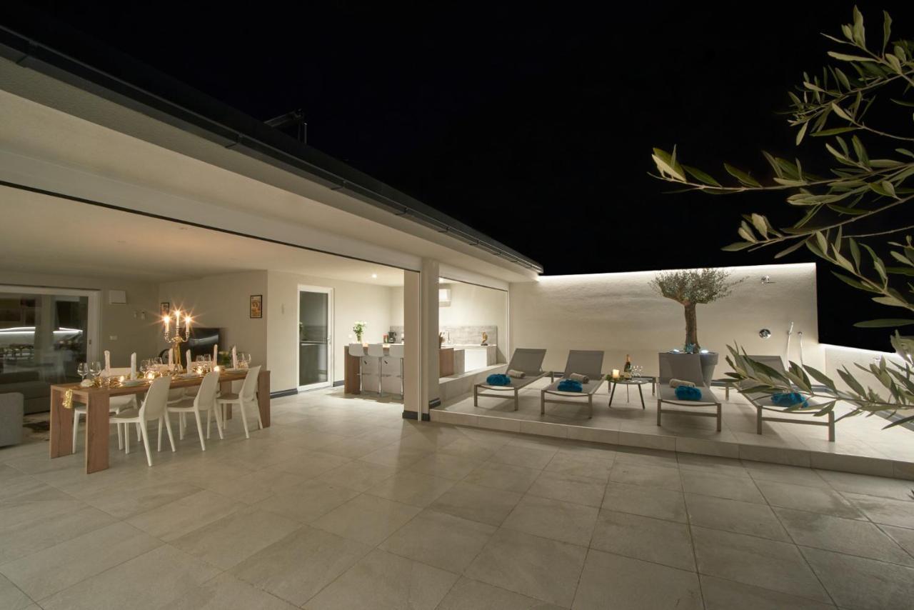 Penthouse & Garden - Luxury Apartment Postal / Burgstall Eksteriør bilde